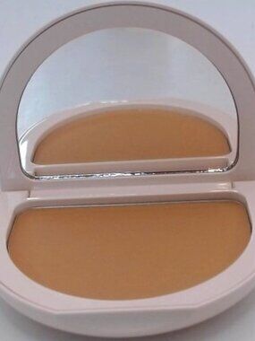 Rare Beauty Tinted Pressed Finishing Powder Almond, BNIB